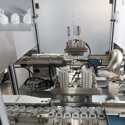 Dobra cena. Automatyczna maszyna do montażu zakrywek Flip Top Drink Bottle Cap Assembly Machine z funkcją składania i zamykania w Internecie
