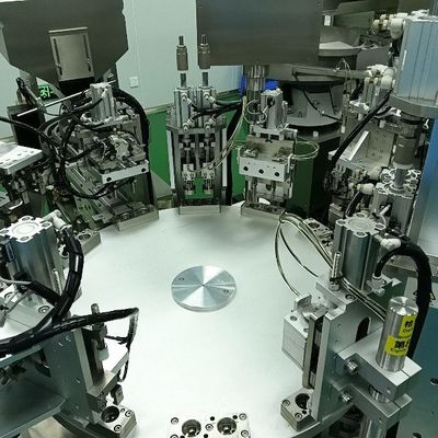 Dobra cena. PLC Control Auto Capping Machine Maszyna montażowa na zamówienie ze stali nierdzewnej w Internecie