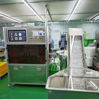 Dokładny aparat do badania obrazu W celu wykrycia wkładki do infuzji Widoczność zadrapań i plam na powierzchni produktów, które zastępują tradycyjną sztuczną kontrolę wzroku
