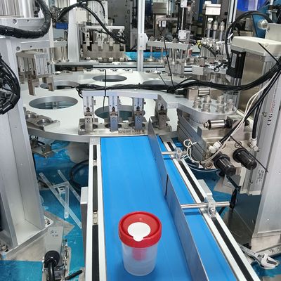 Dobra cena. Niestandardowa zautomatyzowana maszyna do montażu kubków na mocz z 99% wskaźnikiem jakości dla wysokowydajnego montażu produktów medycznych w Internecie